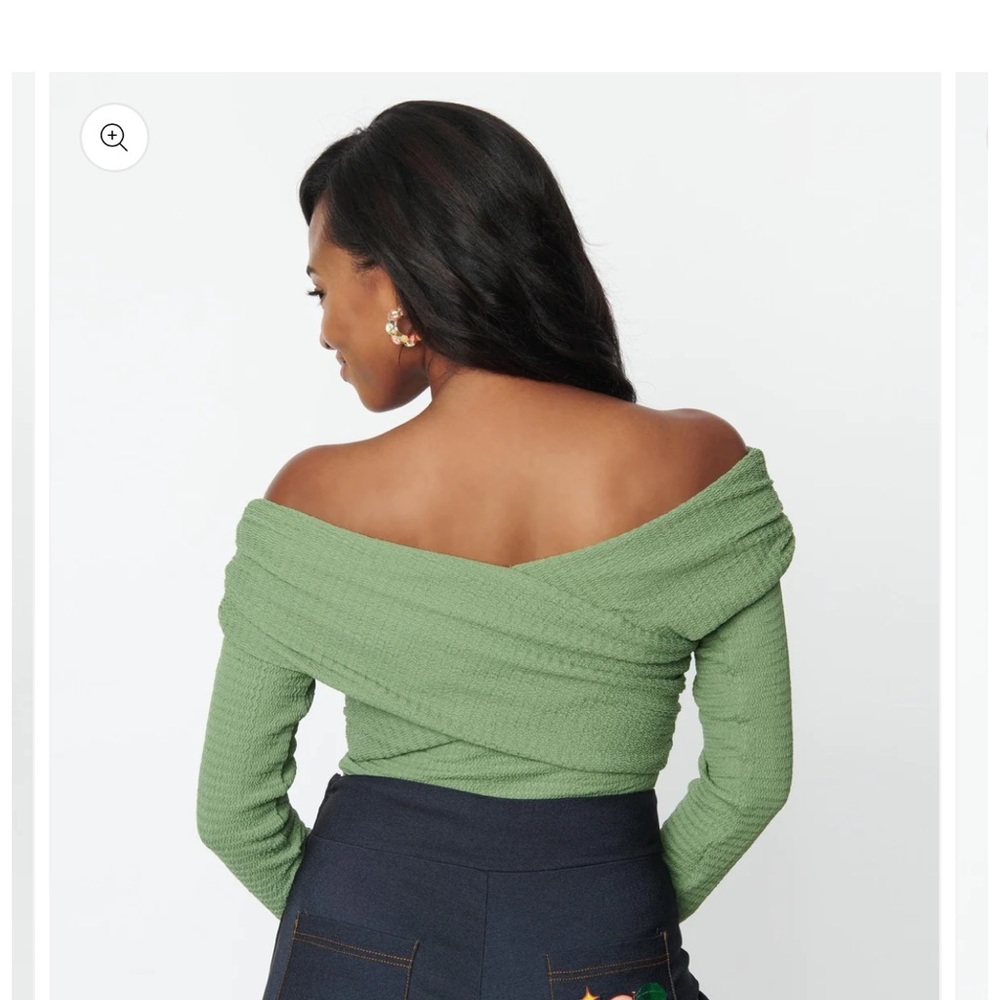 Unique Vintage Off the Shoulder Green Textured Knit BodySuit. Size L. Never worn